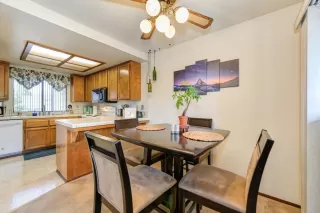 Photo #5: 223055549 Listing