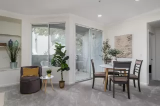 Photo #3: 223055625 Listing