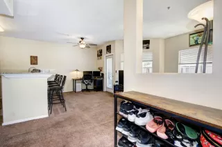 Photo #5: 223056198 Listing