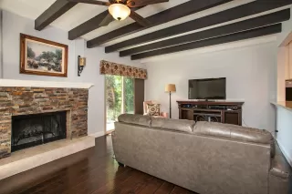 Photo #2: 223056592 Listing