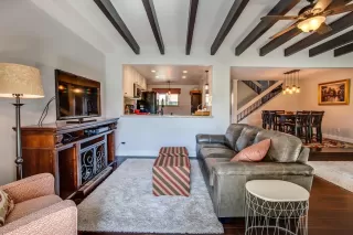 Photo #4: 223056592 Listing