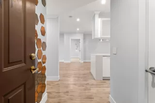 Photo #1: 223056750 Listing