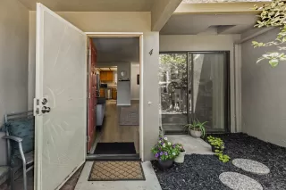 Photo #4: 223057030 Listing