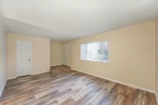 Photo #5: 223057414 Listing