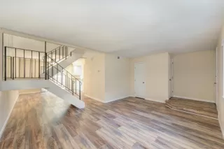 Photo #6: 223057414 Listing