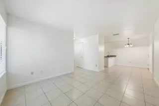 Photo #5: 223058286 Listing