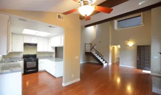 Photo #2: 223058911 Listing