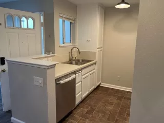 Photo #1: 223059076 Listing