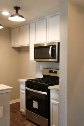 Photo #3: 223059076 Listing