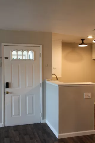 Photo #4: 223059076 Listing