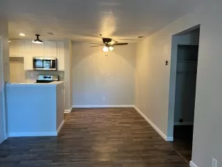 Photo #6: 223059076 Listing