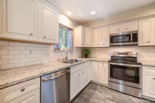 Photo #4: 223059170 Listing