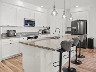 Photo #1: 223059504 Listing