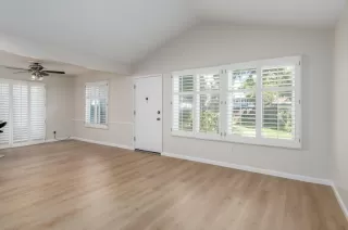 Photo #2: 223059753 Listing 