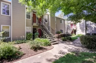 Photo #1: 223059962 Listing 