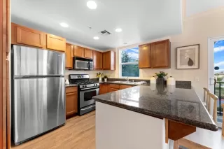 Photo #5: 223060274 Listing