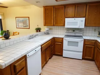 Photo #5: 223060561 Listing