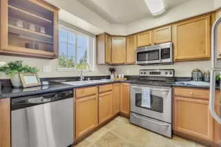 Photo #3: 223060792 Listing