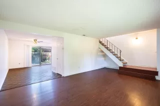 Photo #2: 223060907 Listing