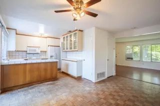 Photo #6: 223060907 Listing