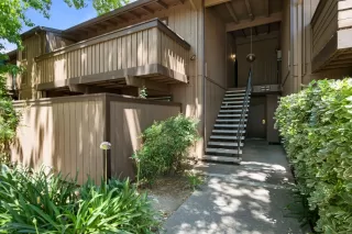 Photo #1: 223062116 Listing