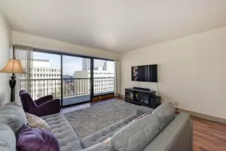 Photo #6: 223064017 Listing