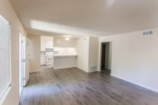 Photo #2: 223064272 Listing