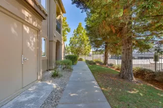 Photo #3: 223064721 Listing