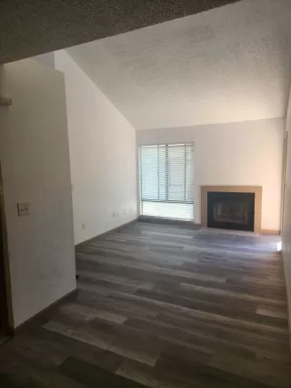Photo #4: 223065403 Listing