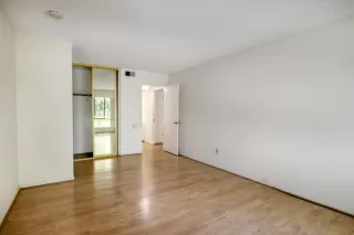 Photo #4: 223065558 Listing