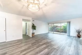 Photo #5: 223065745 Listing