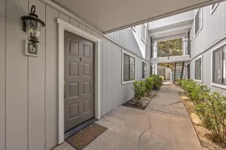 Photo #3: 223065812 Listing