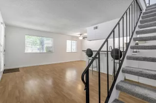 Photo #4: 223065912 Listing