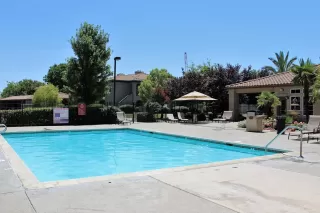 Photo #2: 223067259 Listing 