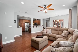 Photo #4: 223068996 Listing
