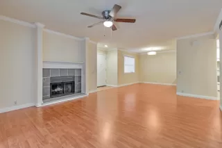 Photo #5: 223070035 Listing