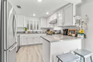 Photo #3: 223071025 Listing 