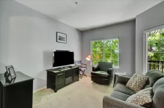 Photo #2: 223072905 Listing