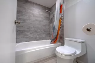 Photo #5: 223073011 Listing