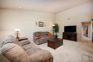 Photo #6: 223074117 Listing