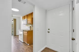 Photo #4: 223074612 Listing