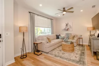 Photo #1: 223074636 Listing 