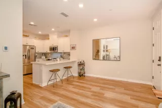 Photo #3: 223074636 Listing 