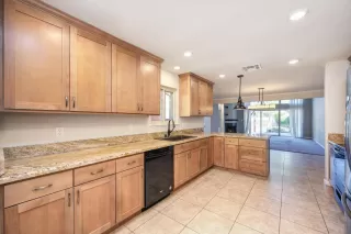 Photo #4: 223075148 Listing