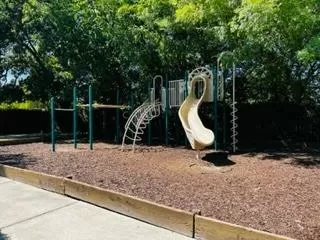 Photo #6: 223075176 Listing