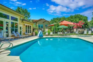 Photo #5: 223075323 Listing