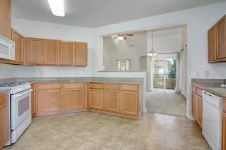 Photo #6: 223075323 Listing