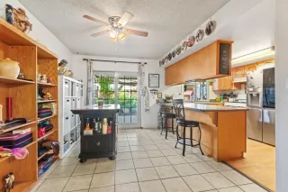 Photo #4: 223076797 Listing