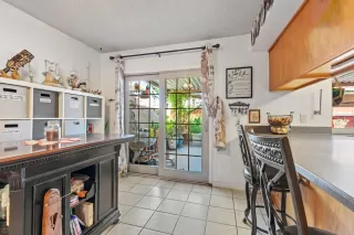 Photo #5: 223076797 Listing