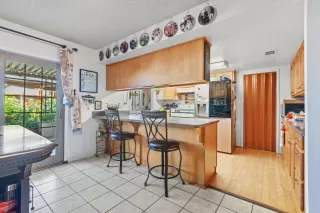 Photo #6: 223076797 Listing